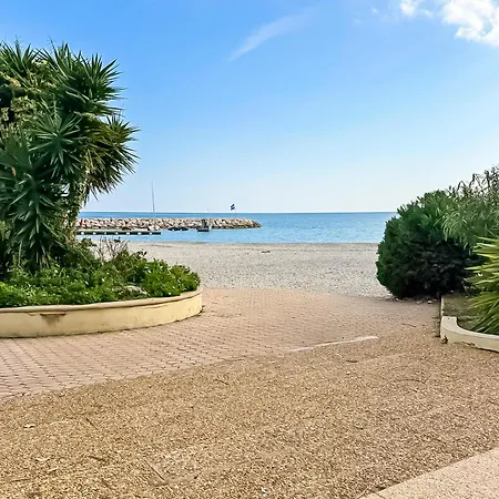 A Pied - Parking Prive - Balcon - Baignoire Balneo