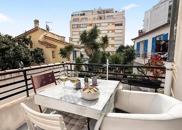 Plage A Pied - Parking Prive - Balcon - Baignoire Balneo * روكوبرُن كاب مارتي